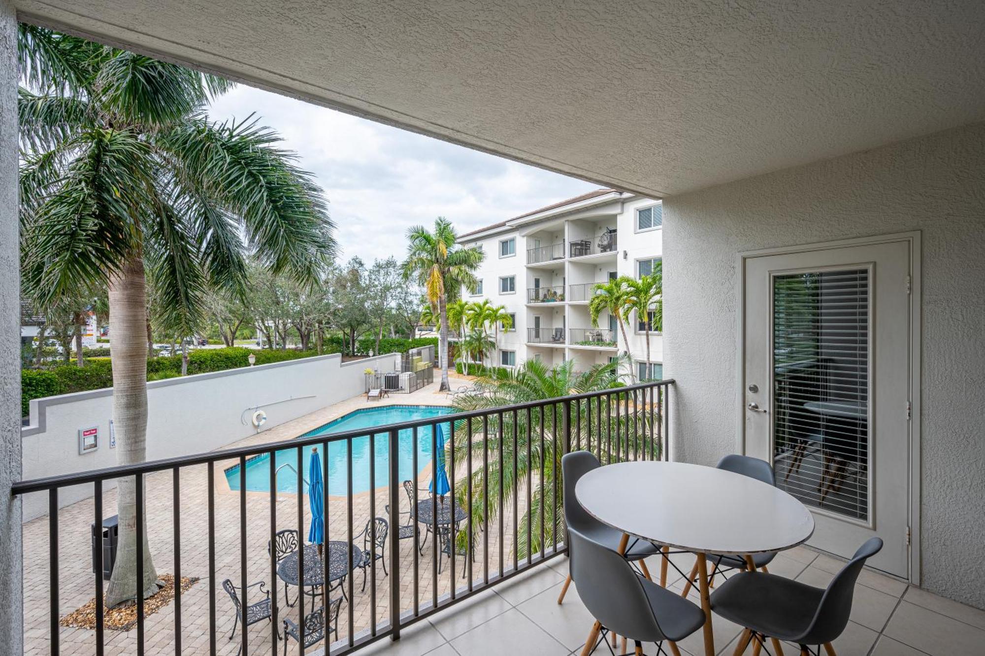Updated Beach Condo! Facing Heated Pool & Sunset! North North Naples Dış mekan fotoğraf